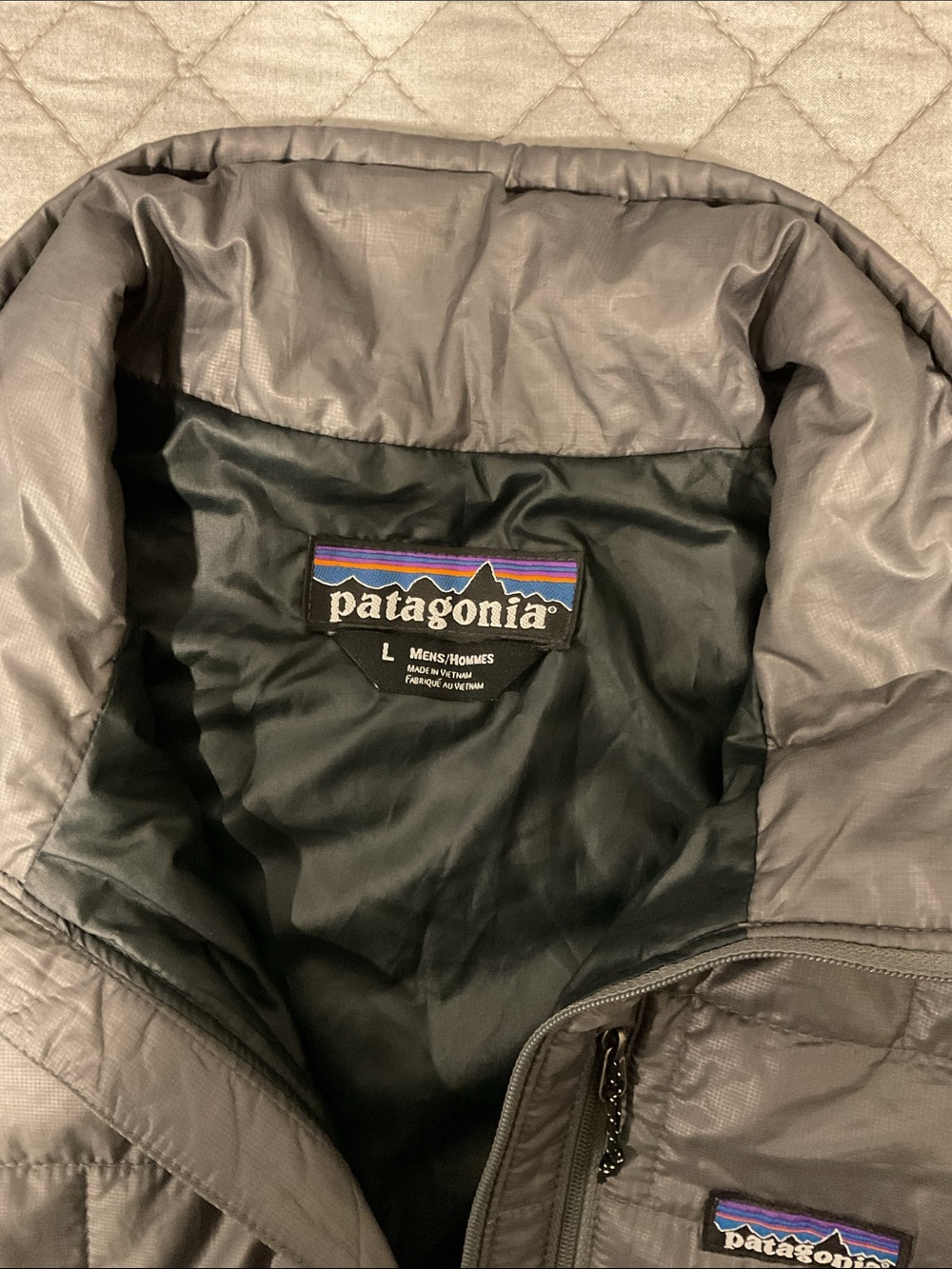 Patagonia Men’s Grey Half Zip Puffer Jacket - Picture 4 of 5